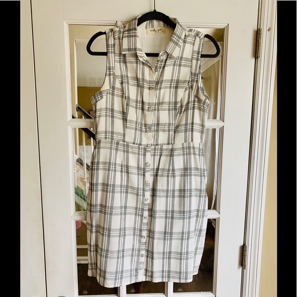 Sleeveless Black and White Plaid Dress